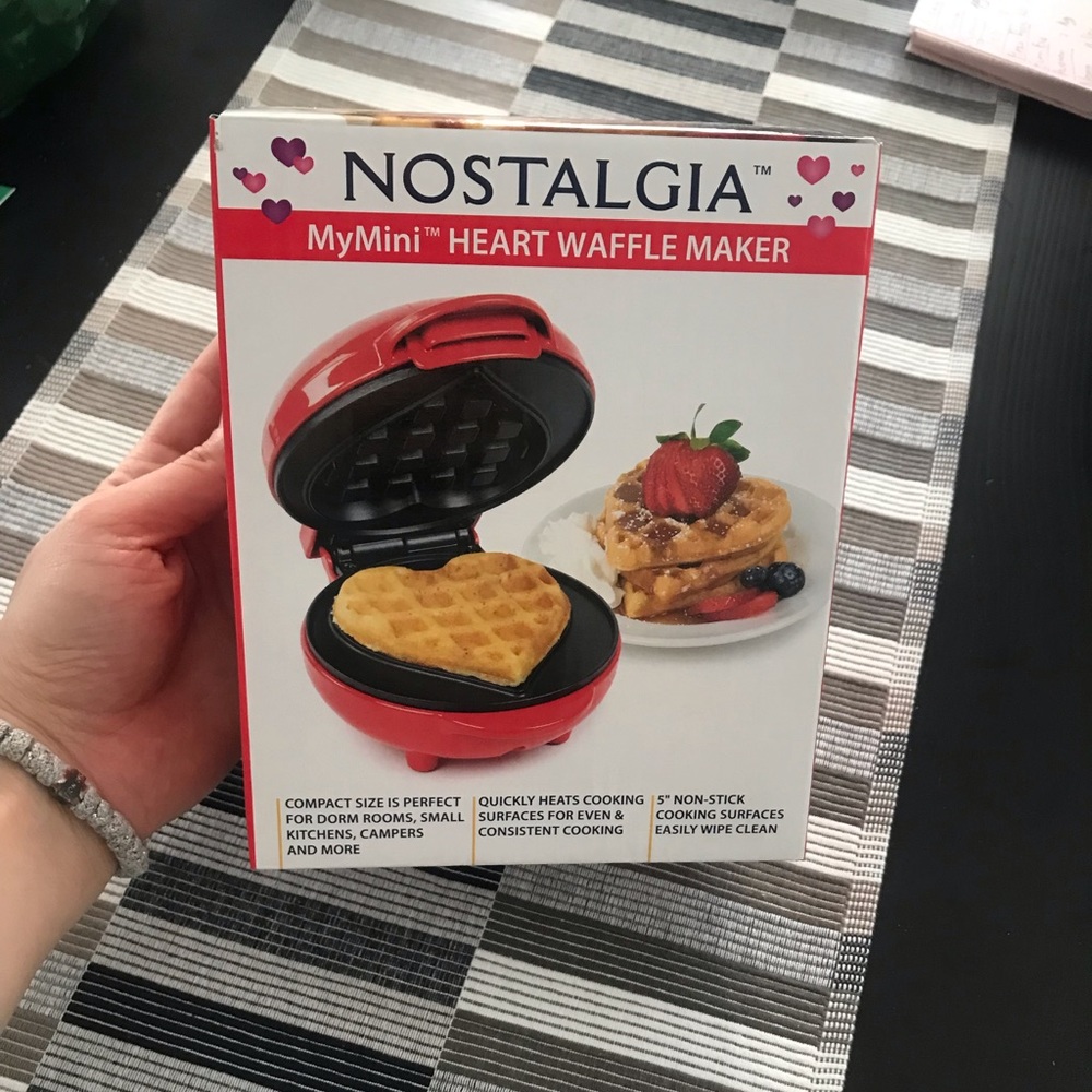 New with box Nostalgia MyMini Heart shaped waffle maker